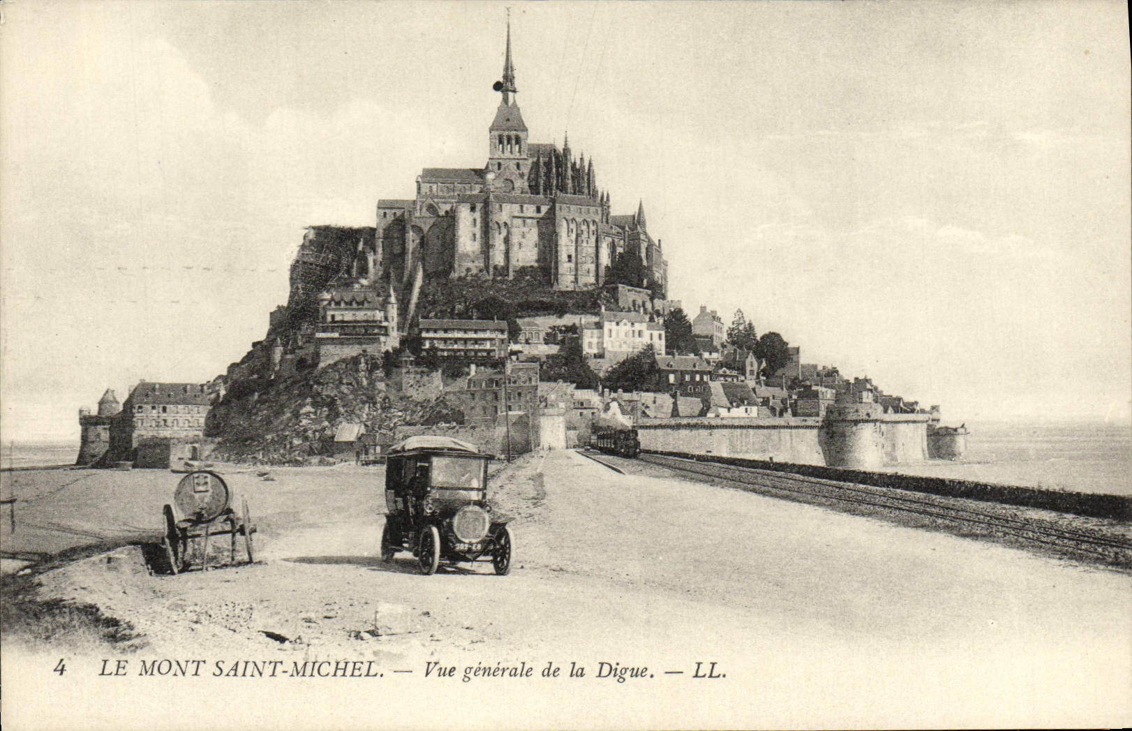 Le Mont Saint-Michel — Vue générale de la Digue — LL. — N°4