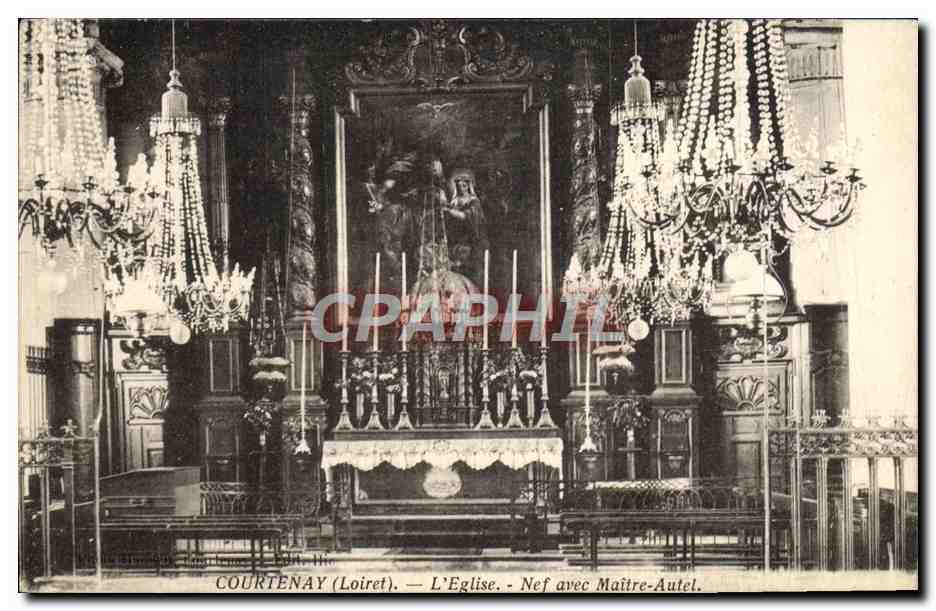 CPA Courtenay L'Eglise Nef avec Maitre Autel