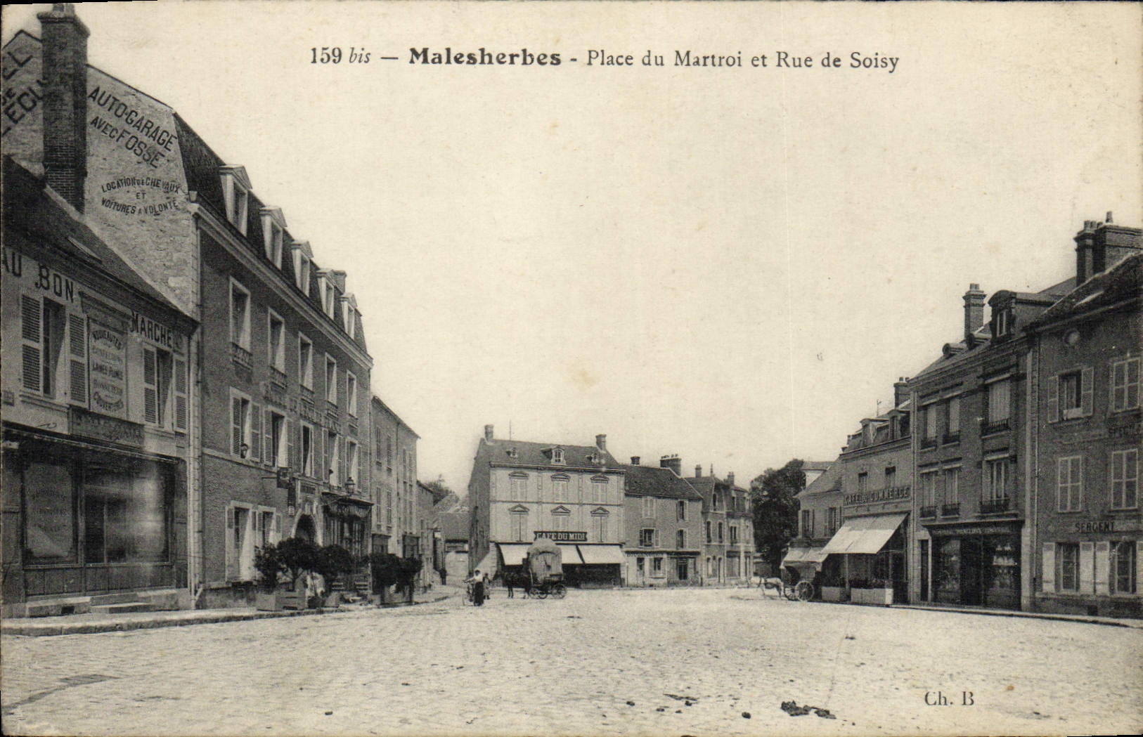 CPA Malesherbes Place du Martroi et Rue de Soisy