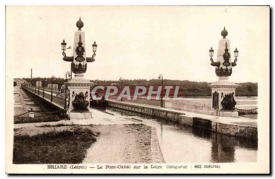 Briare (Loiret) — Le Pont-Canal sur la Loire (longueur : 662 mètres)