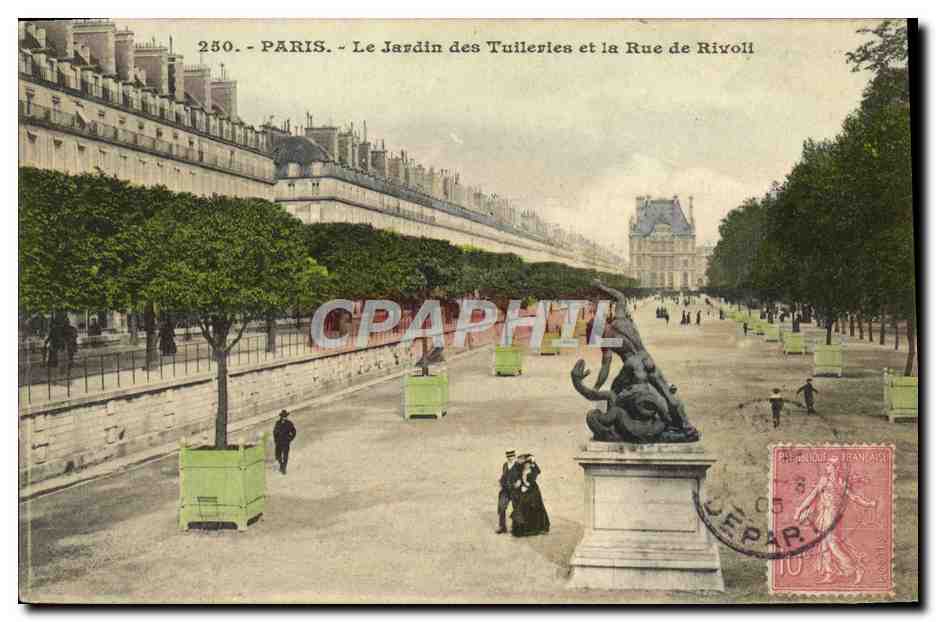 CPA Paris Le Jardin des Tuileries et la Rue de Rivoli