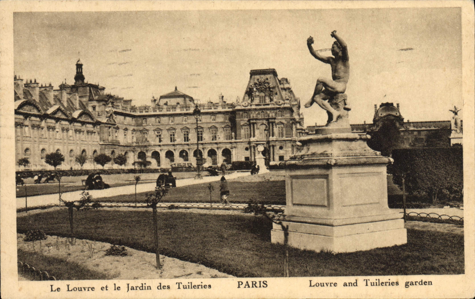 CPA Paris Louvre et le jardin des Tuileries