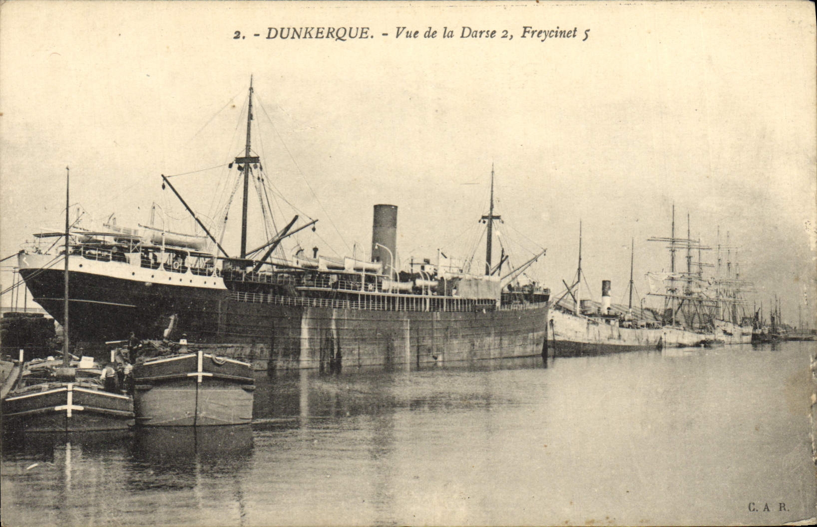 CPA Dunkerque Vue de la Darse 2 Freycinet 5 Bateaux 