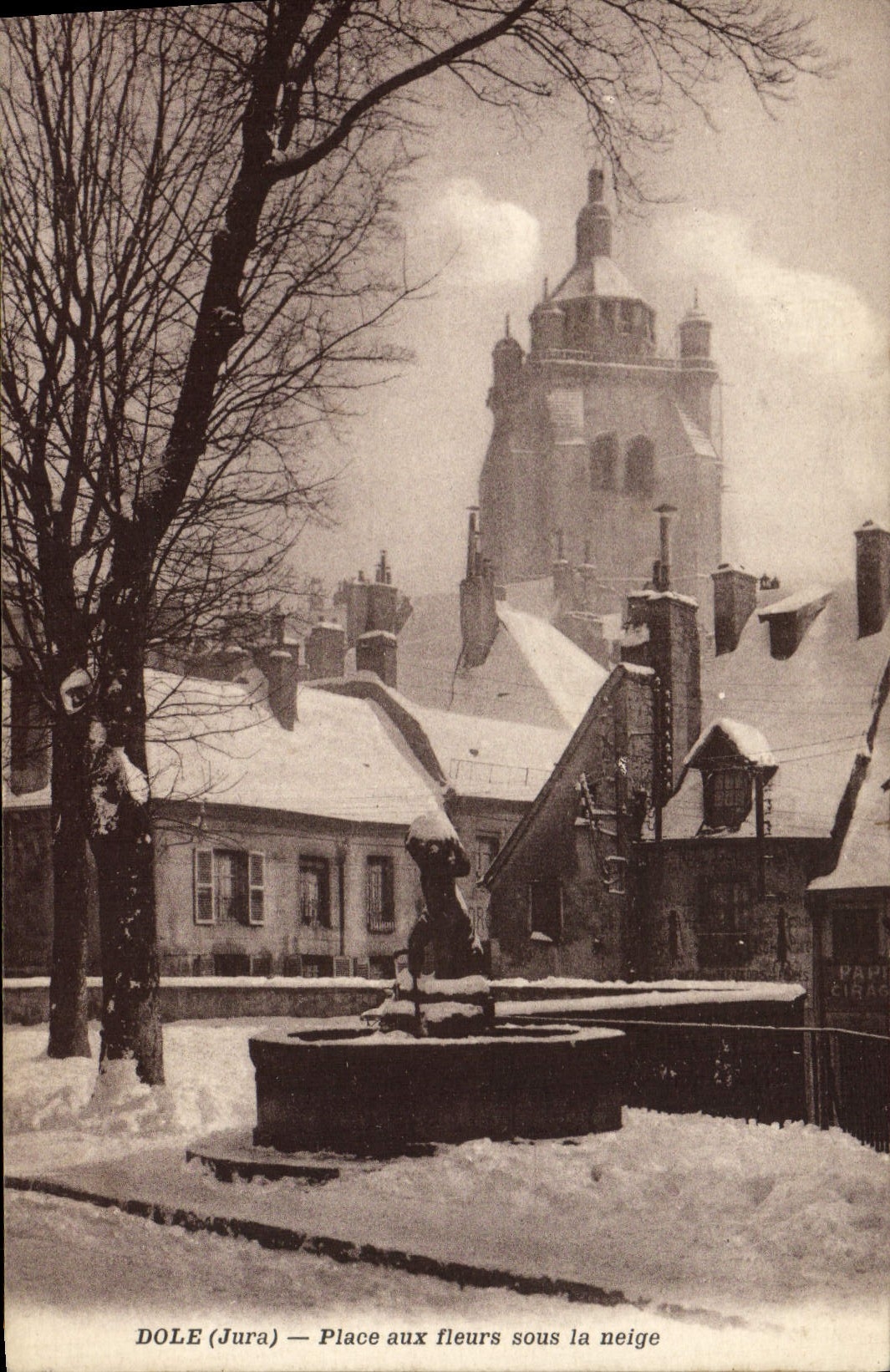 CPA Dole Place aux Fleurs sous la neige