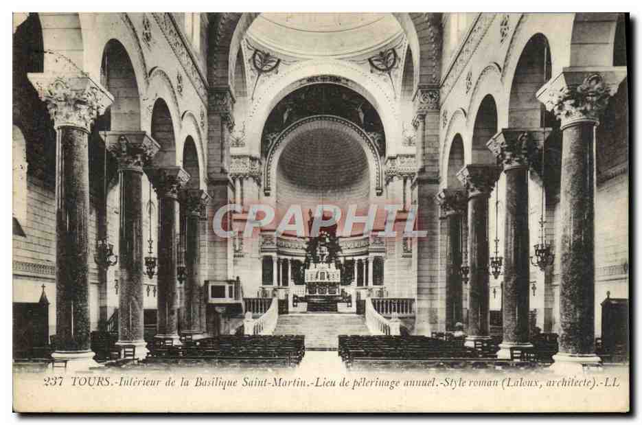 CPA Tours Interieur de la Basilique Saint Martin Lieu de Pelerinage annuel Style roman 