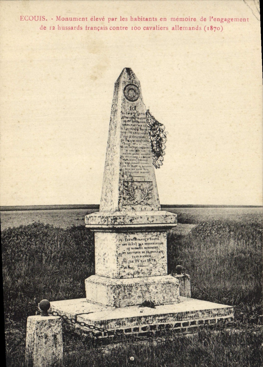 CPA Ecouis Monument eleve par les habitants en memoire de l'engagement des hussards