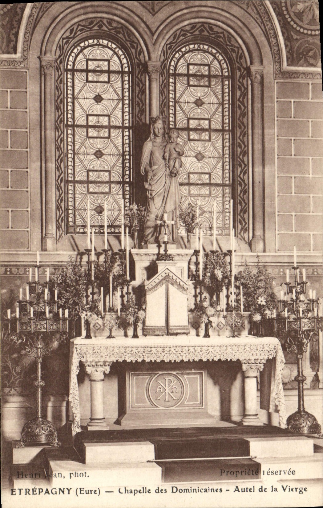 Etrépagny (Eure) — Chapelle des Dominicaines — Autel de la Vierge