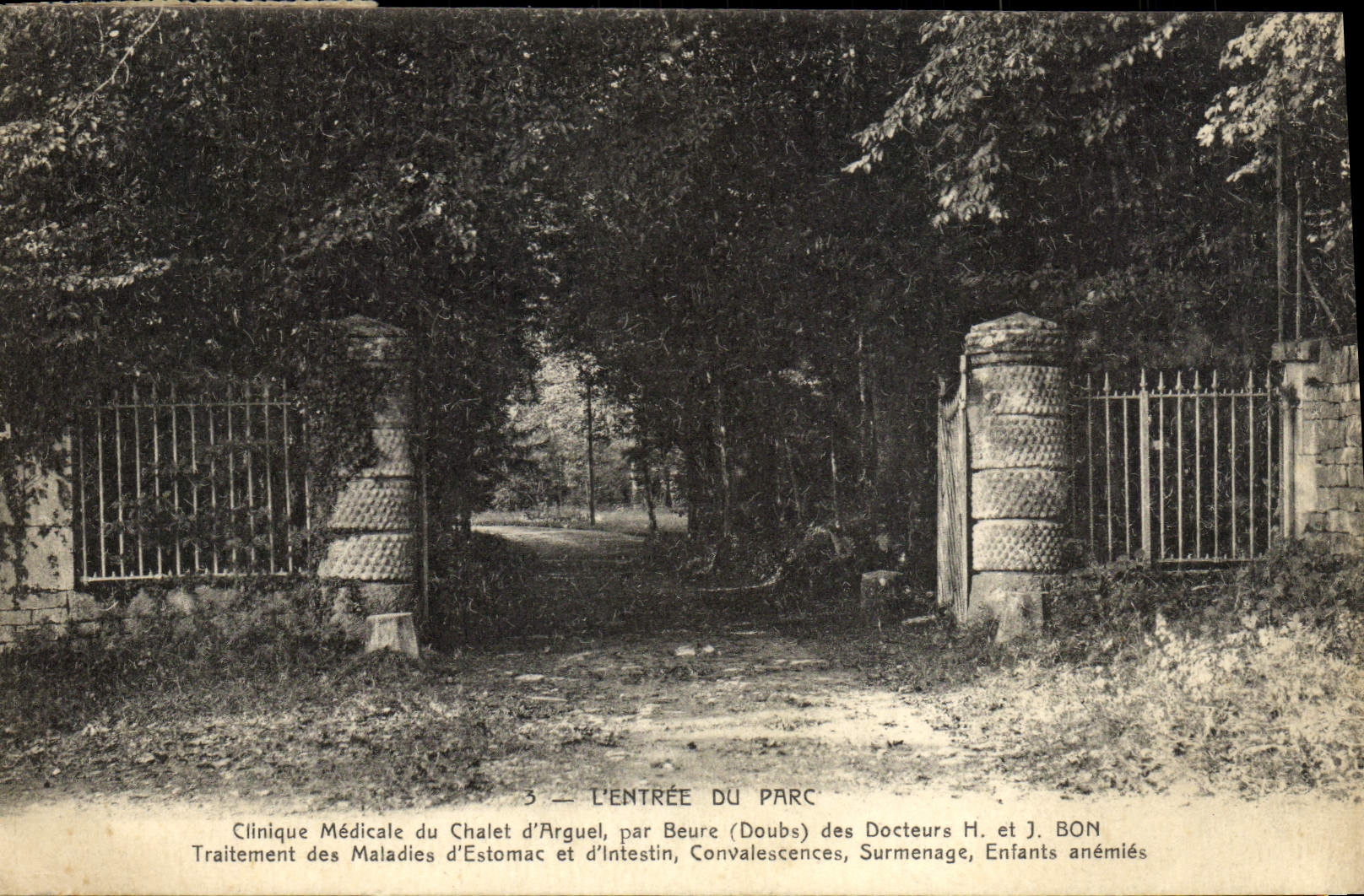 Clinique Médicale du Chalet d'Arguel — Entrée du parc — par Beure (Doubs)