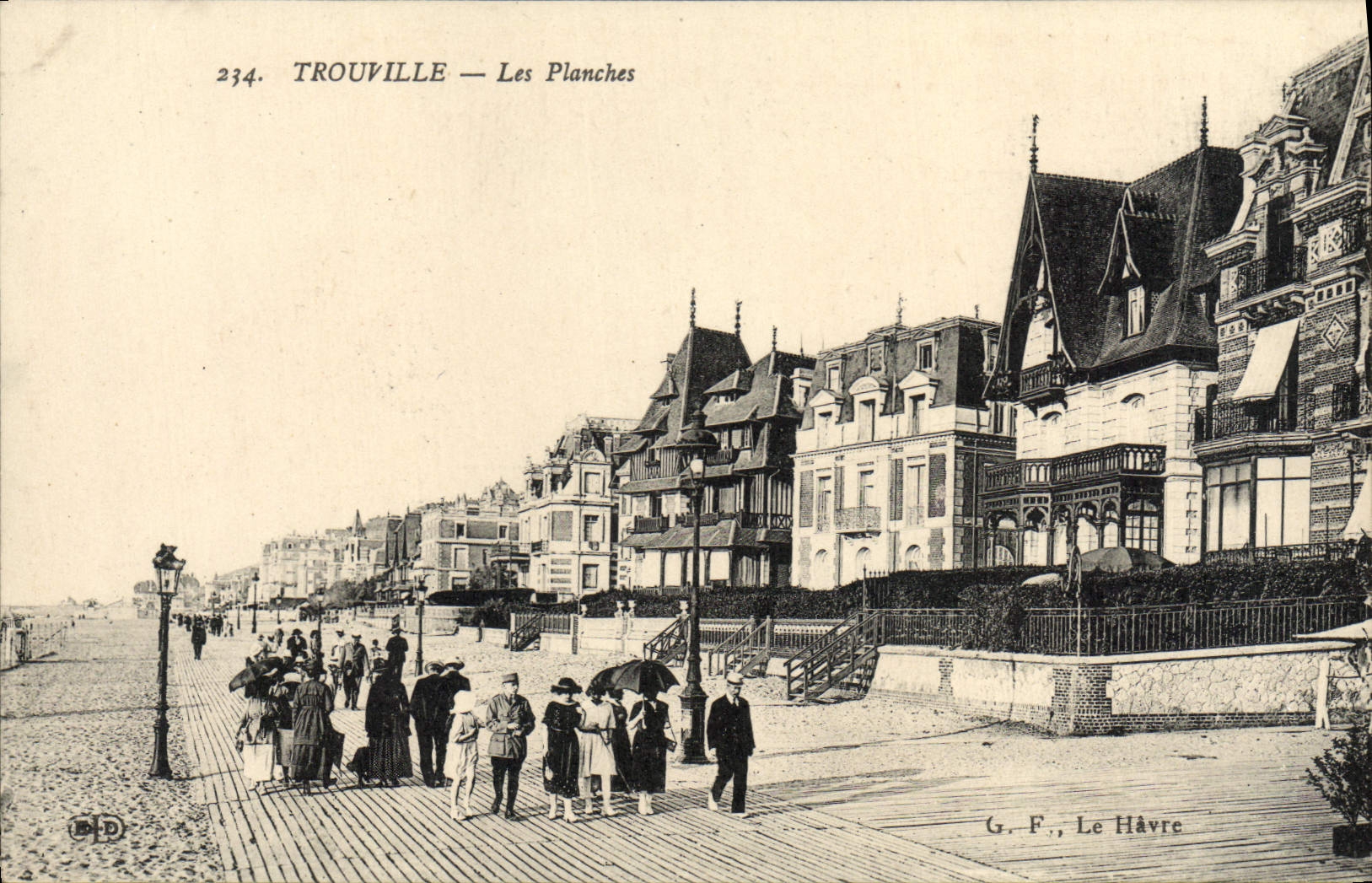 CPA Trouville Les Planches