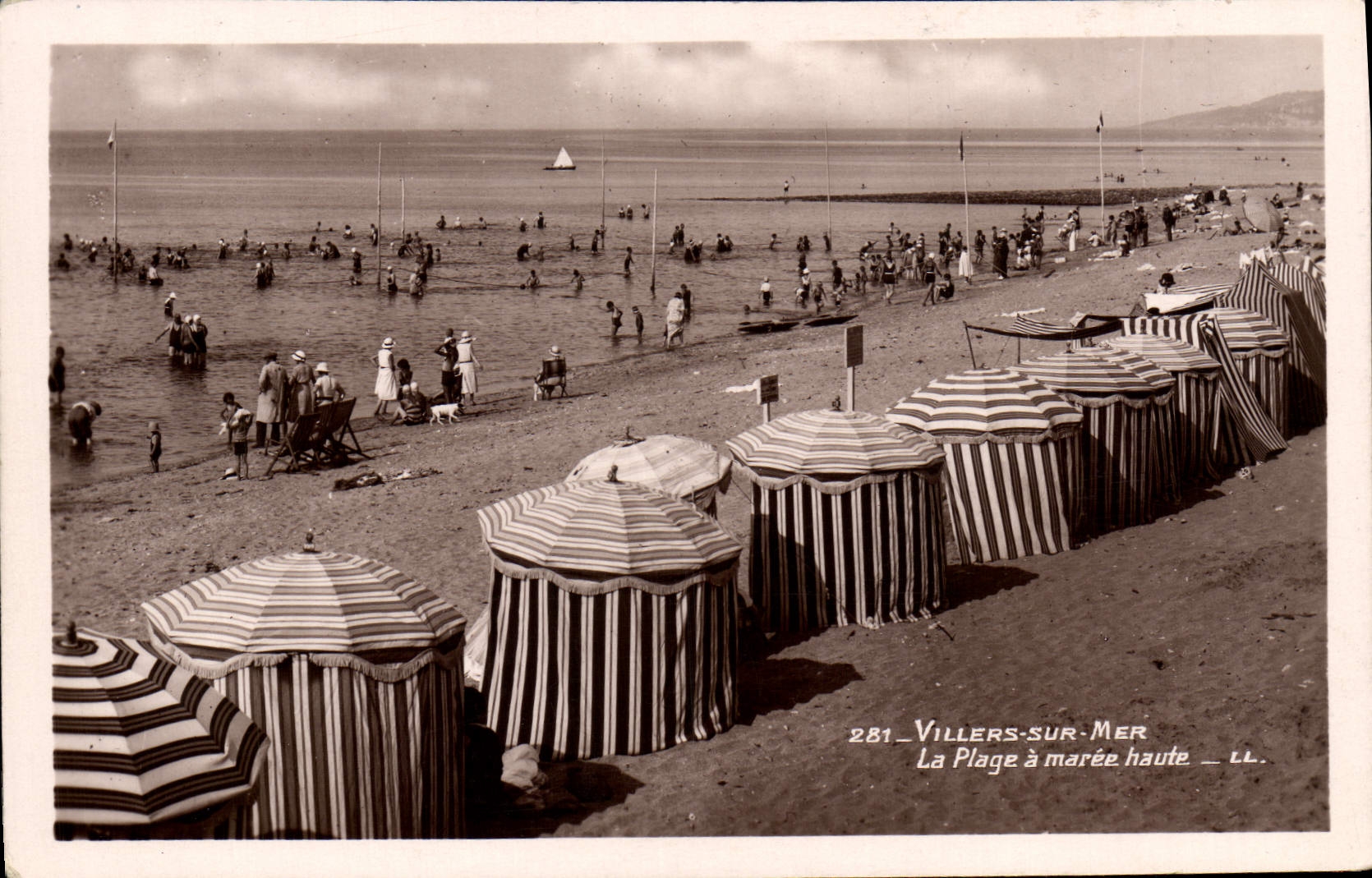 Villers-sur-Mer — Die Strandpromenade bei Ebbe — LL. n° 281