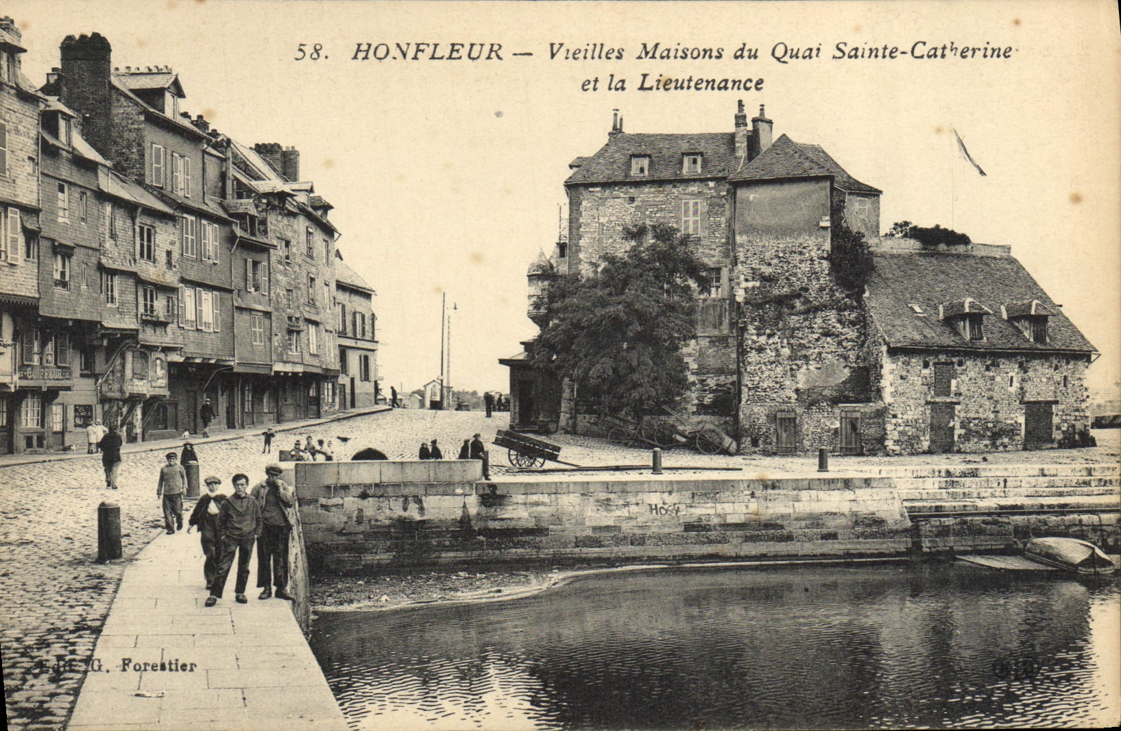 Honfleur — Vieilles Maisons du Quai Sainte-Catherine et la Lieutenancé