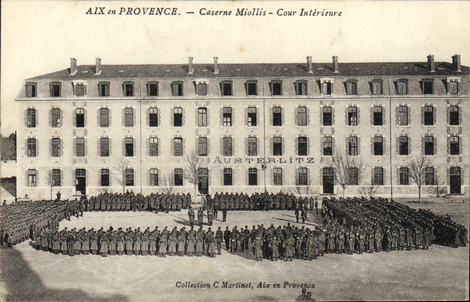 Aix-en-Provence — Caserne Miollis — Cour Intérieure — Collection C Martinet
