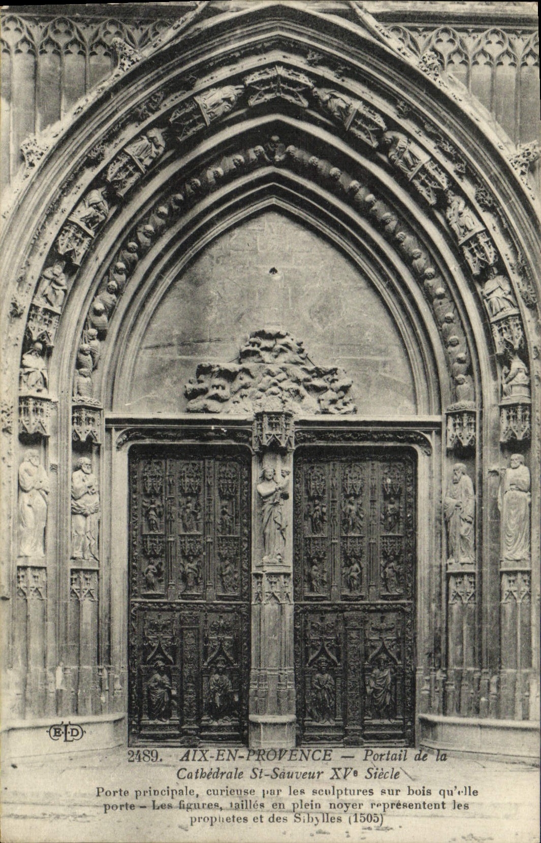 Aix-en-Provence — Portail de la Cathédrale Saint-Sauveur — Porte principale avec sculptures en plein noyer du XVᵉ siècle (1505)