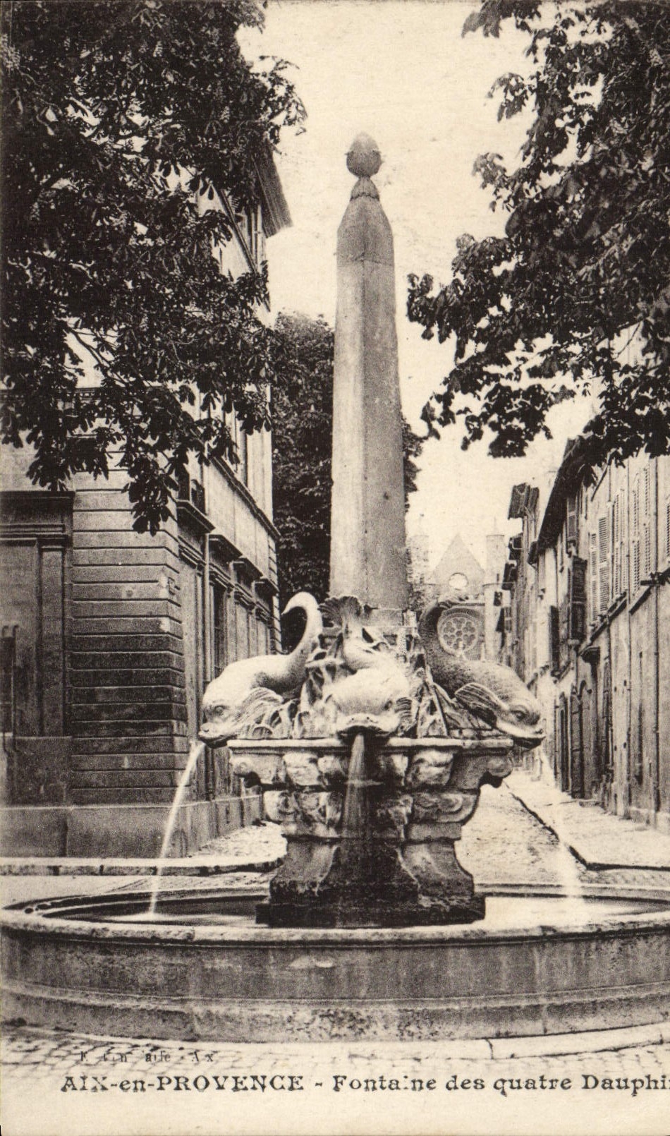 AIX-en-PROVENCE — Fontaine des quatre Dauphins — Éditeur L. Cuny, n° 35