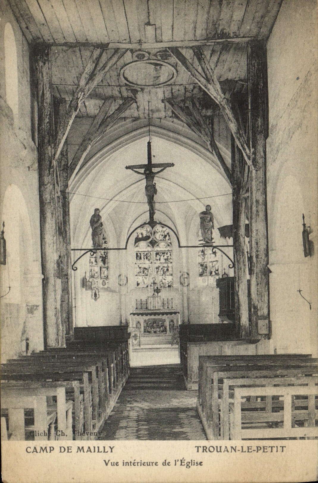 Trouan-le-Petit — Vue intérieure de l'Église — Éditeur Ch. Cheveny, n° de série non visible
