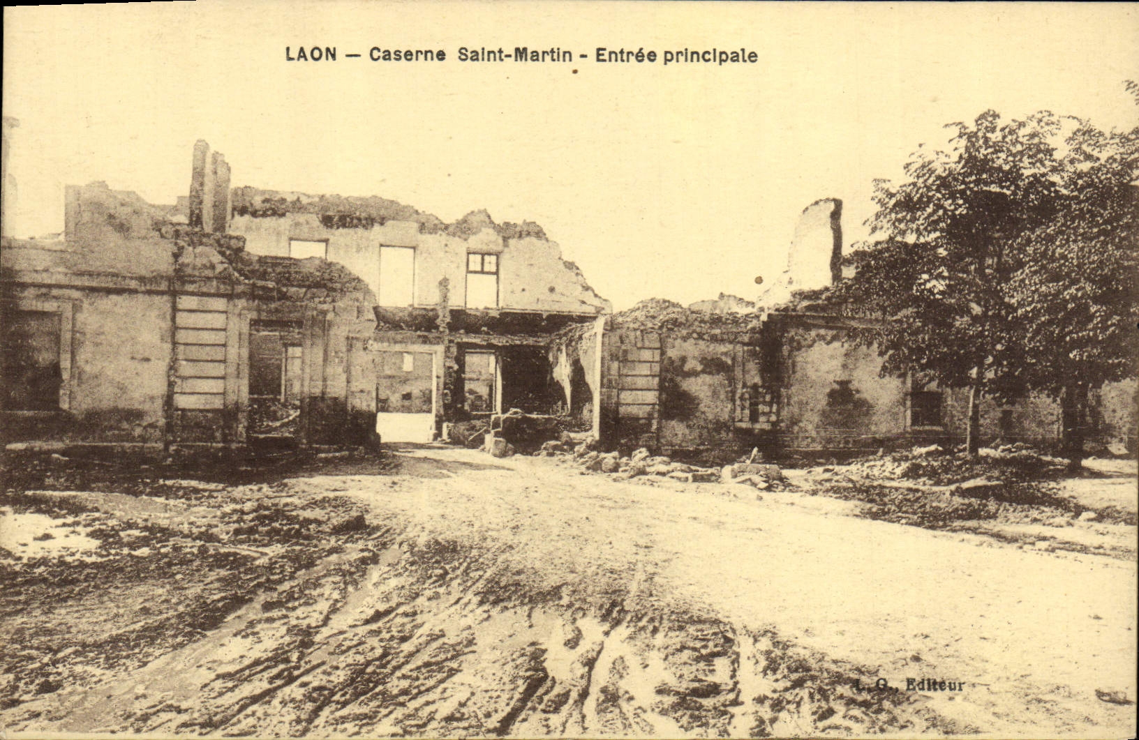 Laon — Caserne Saint-Martin — Entrée principale — L.O. Editeur