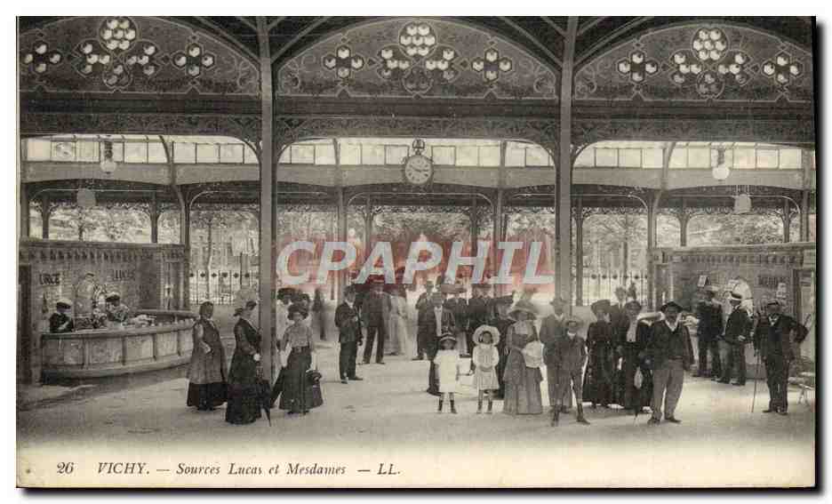 CPA Vichy Source Lucas Et Mesdames