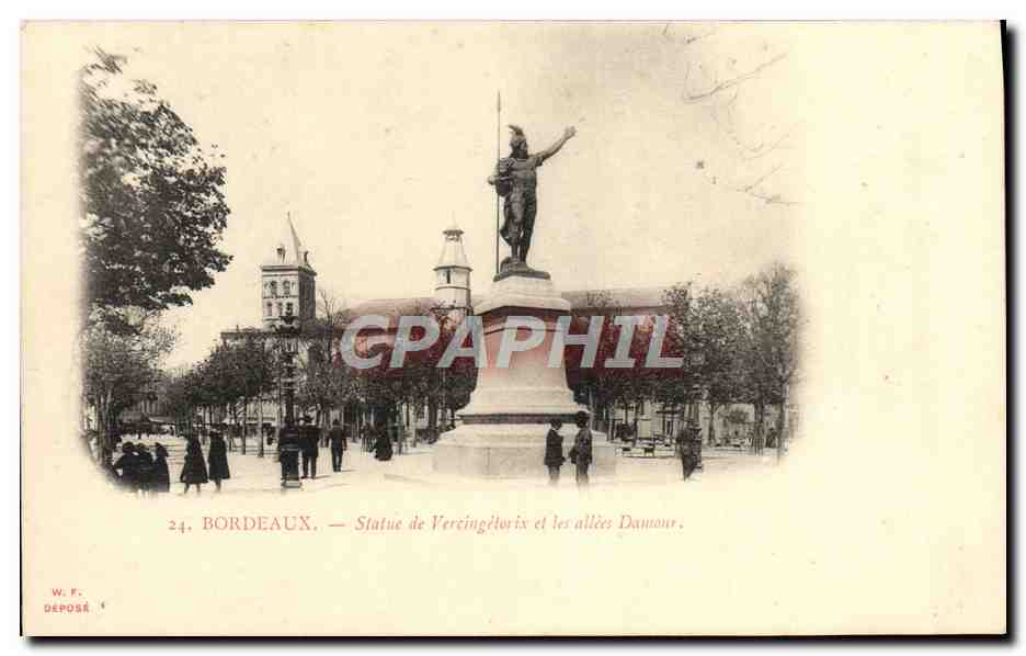 CPA Bordeaux Statue de Vercingetorix et allees Damour