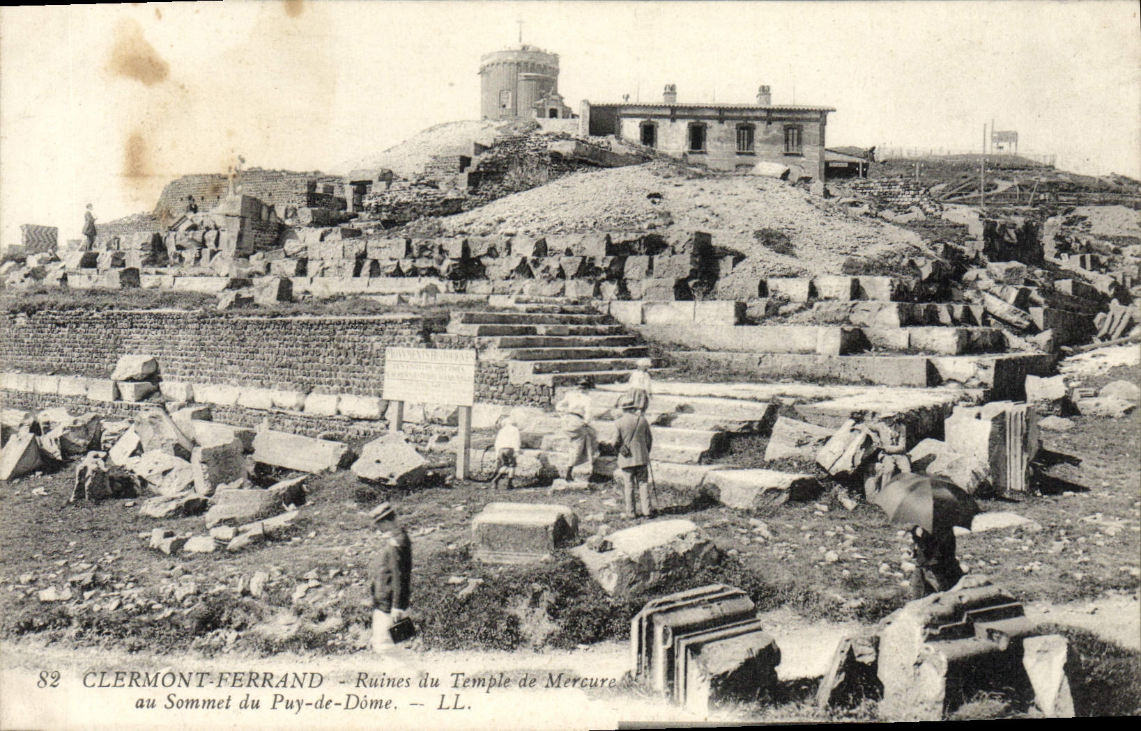 Clermont-Ferrand — Ruines du Temple de Mercure au Sommet du Puy-de-Dôme — LL. n°82