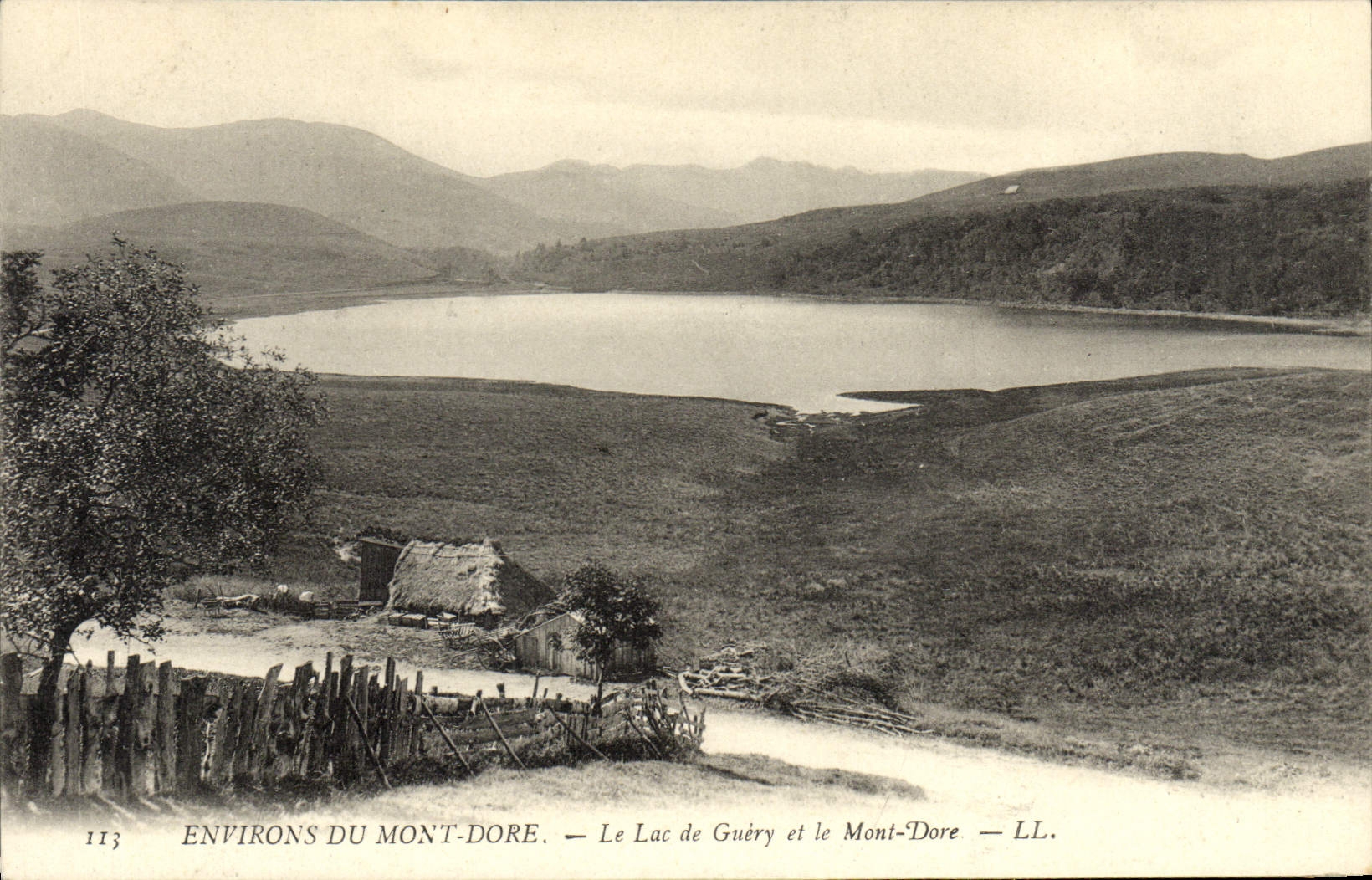 Environs du Mont-Dore — Le Lac de Guéry et le Mont-Dore — LL. — N° 113