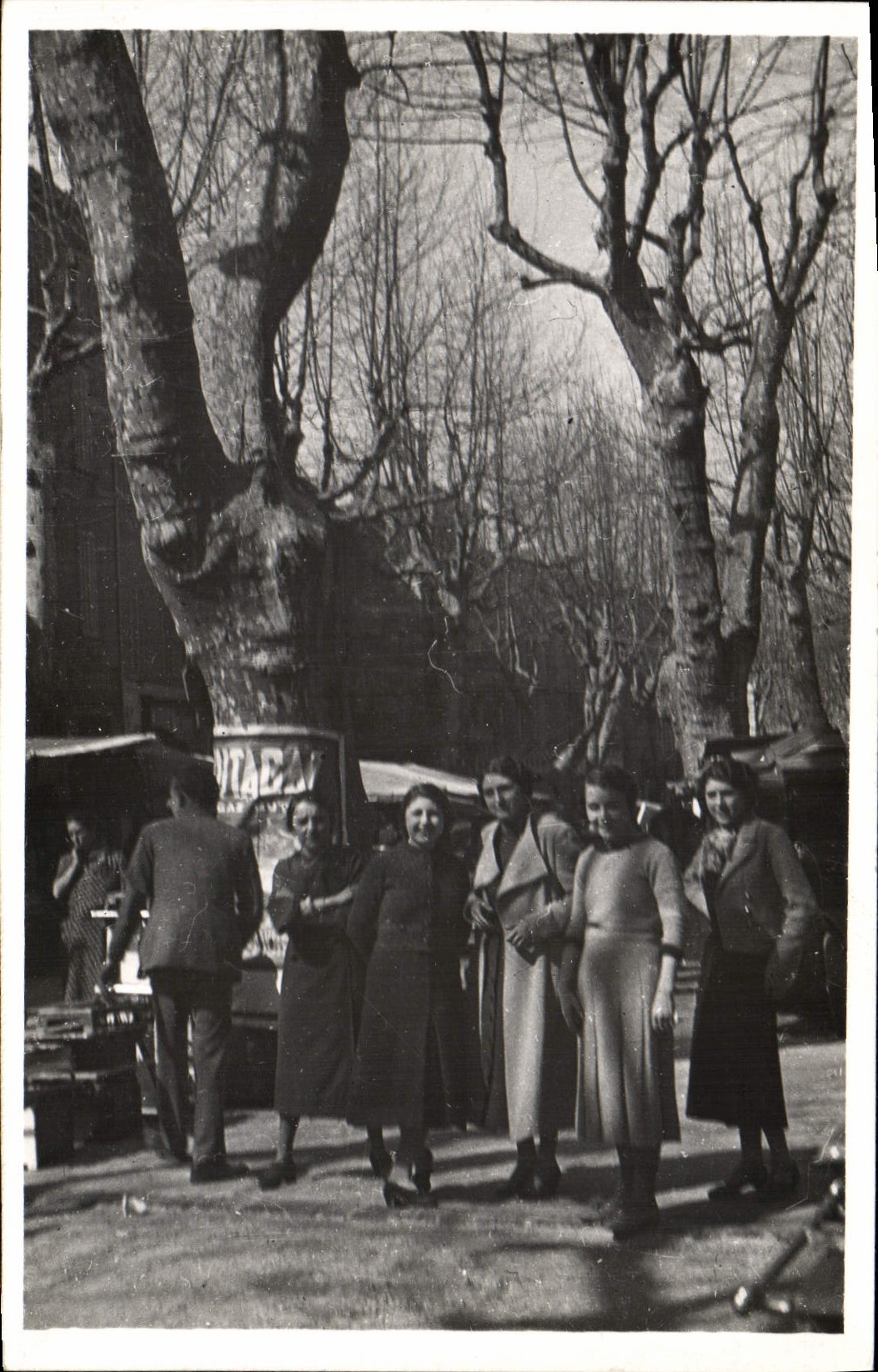 CARTE PHOTO Jeunes femmes Mars 1935