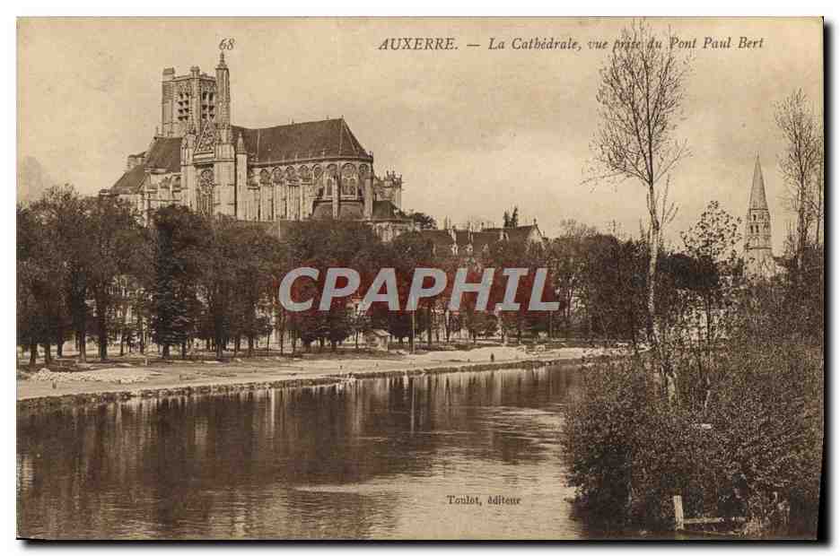CPA Auxerre La Cathedrale Vue Prise Du Pont Paul Bert