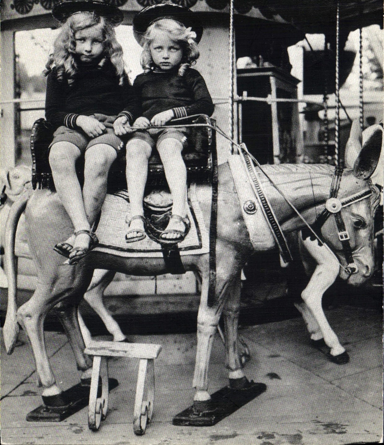 CPM Paris 1900 A La Fete Foraine Enfants