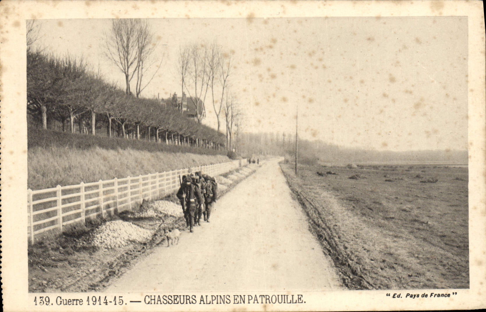 CPA Guerre Chasseurs Alpins En Patrouille Militaria 
