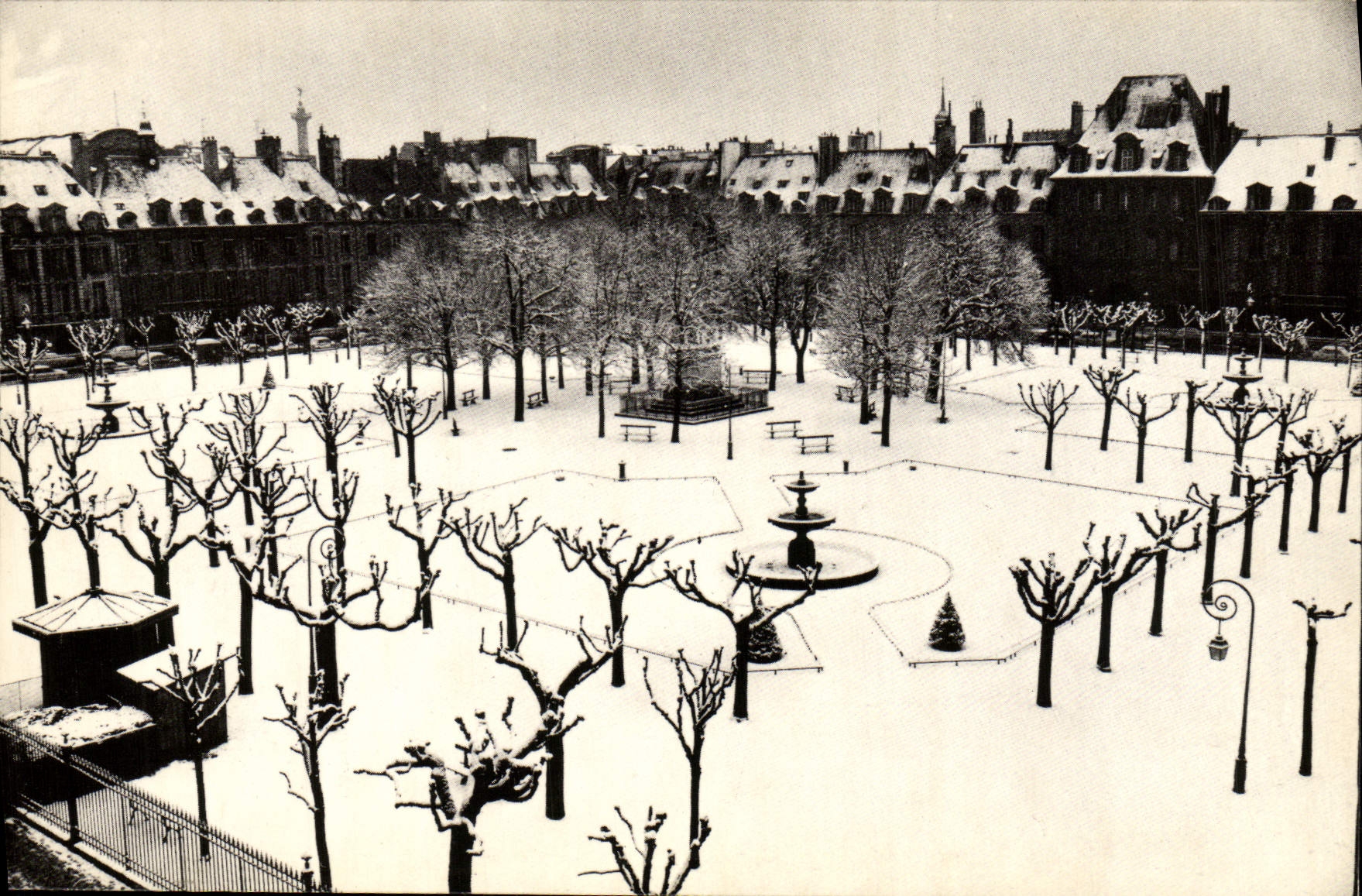 CPM Paris Venezia Place des Vosges