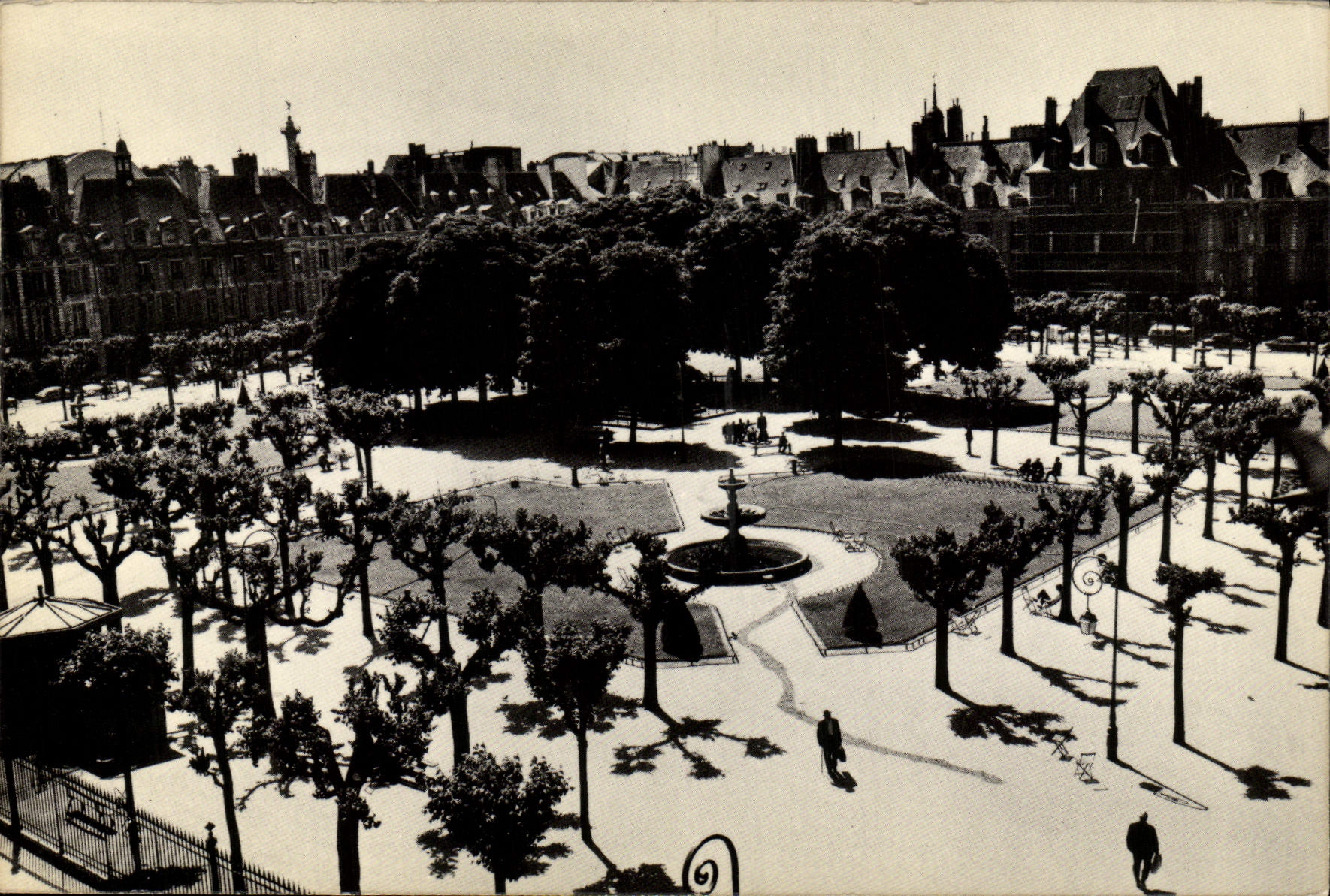 CPM Paris Venezia Place des Vosges