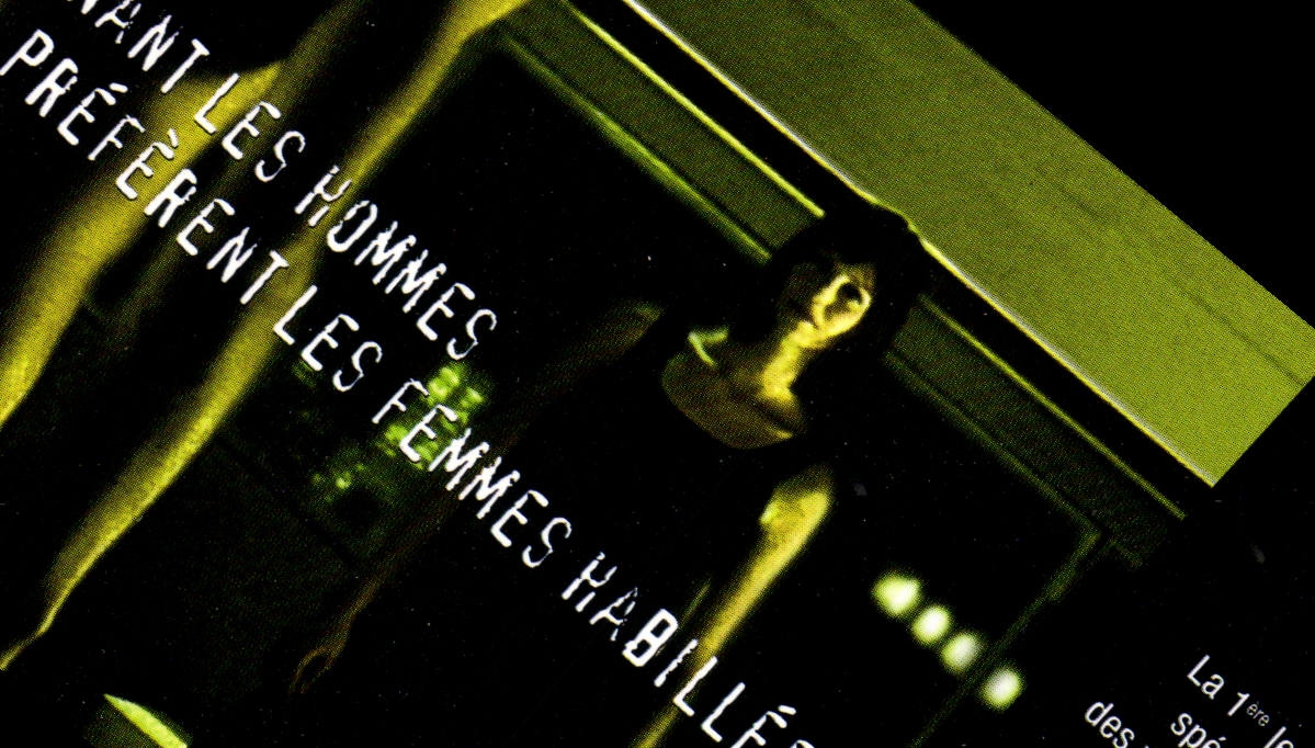 Femmes habillées — préférent les hommes — Coral Black Velvet