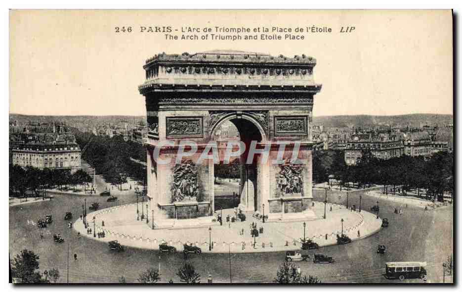 CPA Paris L'Arc de Triomphe et la Place de l'Etoile 
