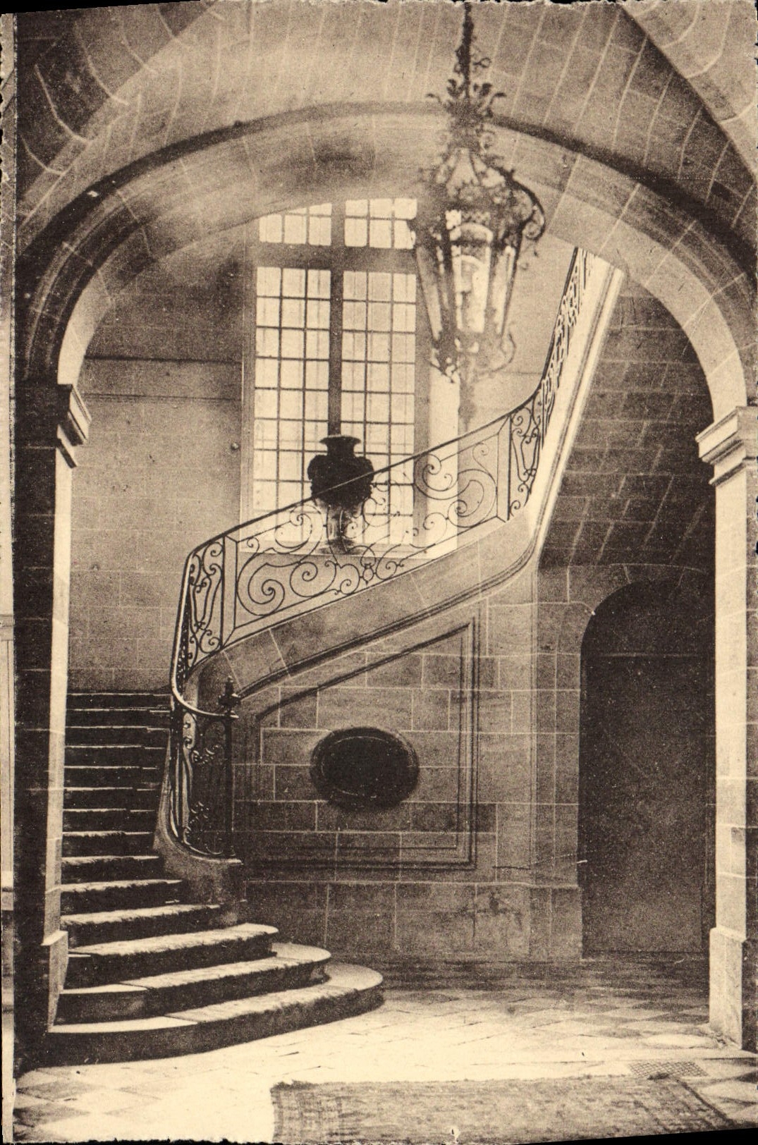 Escalier de l'Abbaye de Royaumont — Abbaye de Royaumont — Éditeur G. Barraud, Varmos (S.-et-O.)