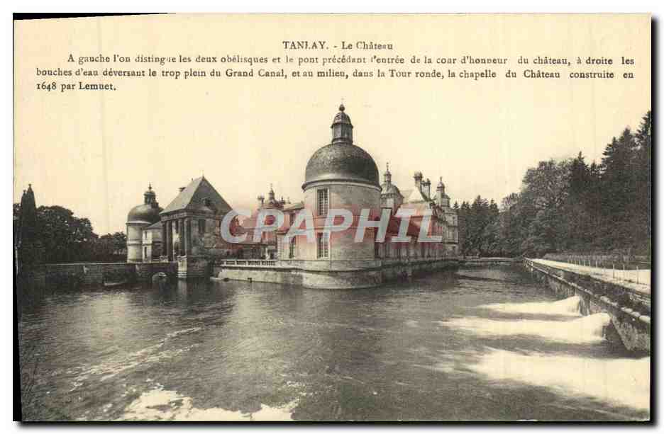 CPA Tanlay Le Chateau A Gauche l'On Distingne Les Deux Obelisques Et Le Pont