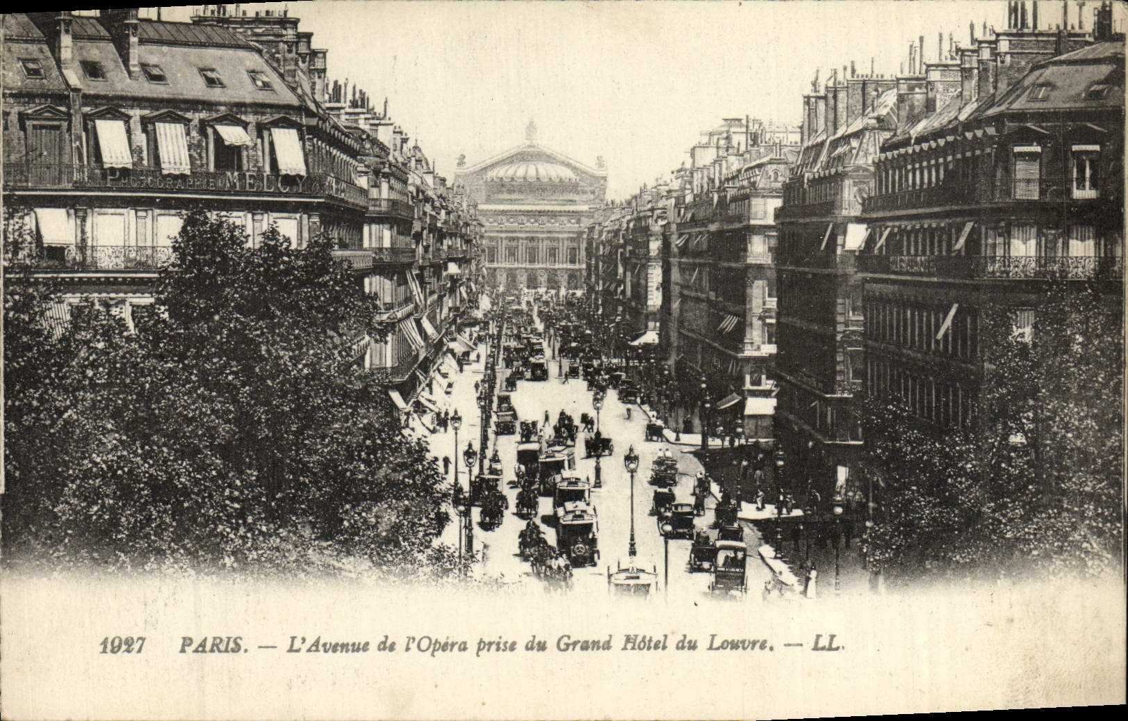 CPA Paris L'Avenue De l'opera Prise Du Grand Hotel Du Louvre