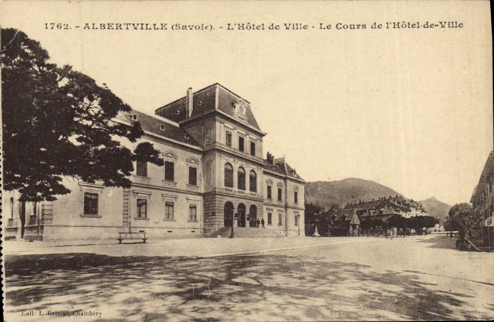 CPA Albertville L'Hotel De Ville Le Cours De l'Hotel De Ville