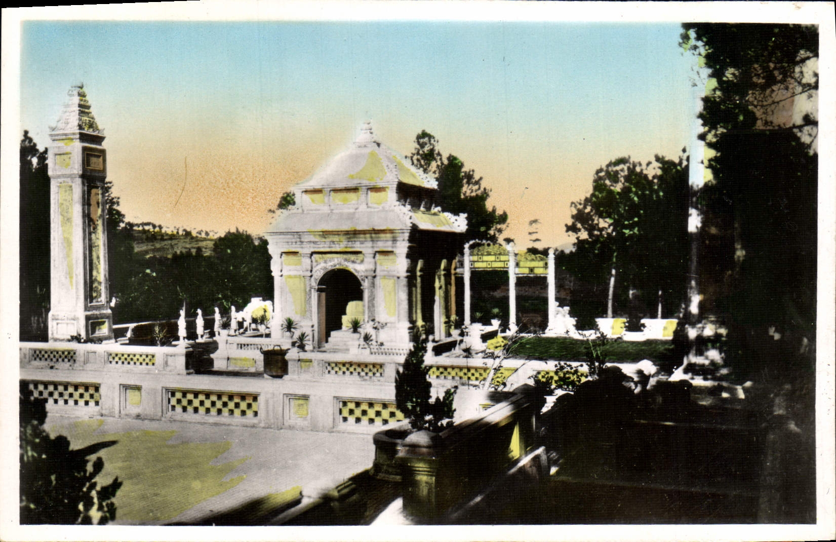 CPA Annam Hue Place de Thua Thian Tombeau de l'empereur Dong Khanh Vietnam