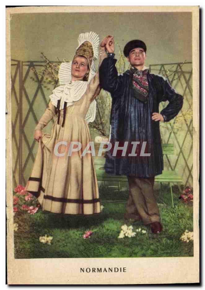 CPA Normandie Costumes de St Valery en Caux Folklore