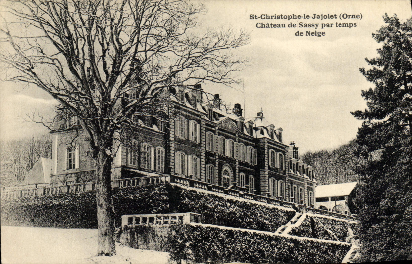 CPA St Christophe le Jajolet Chateau de Sassy Par Temps de Neige