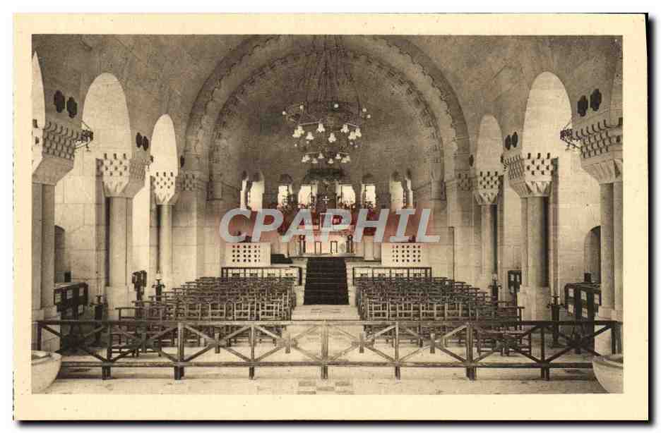 Intérieur de la chapelle catholique — Ossuaire et Phare de Douaumont — Imprimerie de Nancy