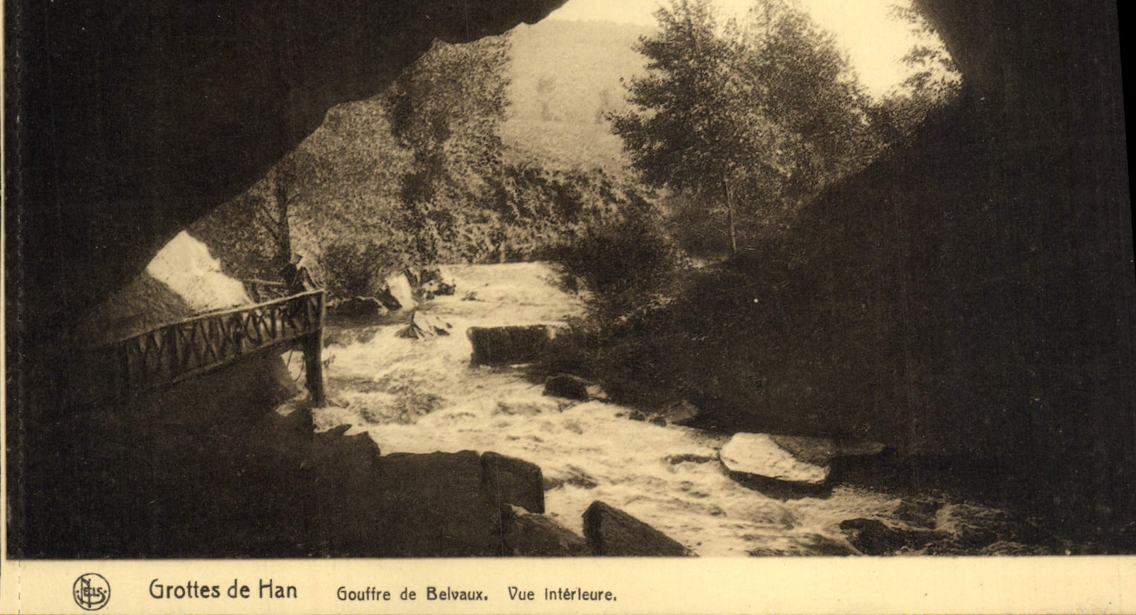 CPA Grottes de Han Gouffre de Belvaux Vue Interieure