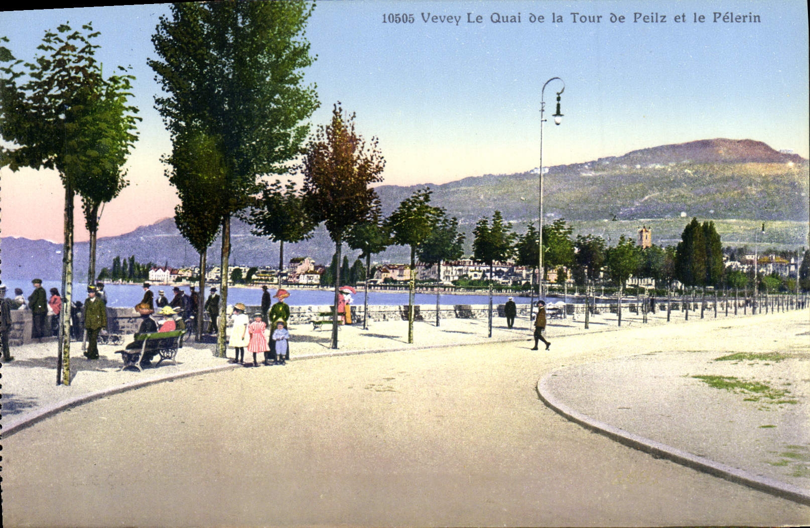 CPA Vevey Le Quai De La Tour De Peilz Et Le Pelerin