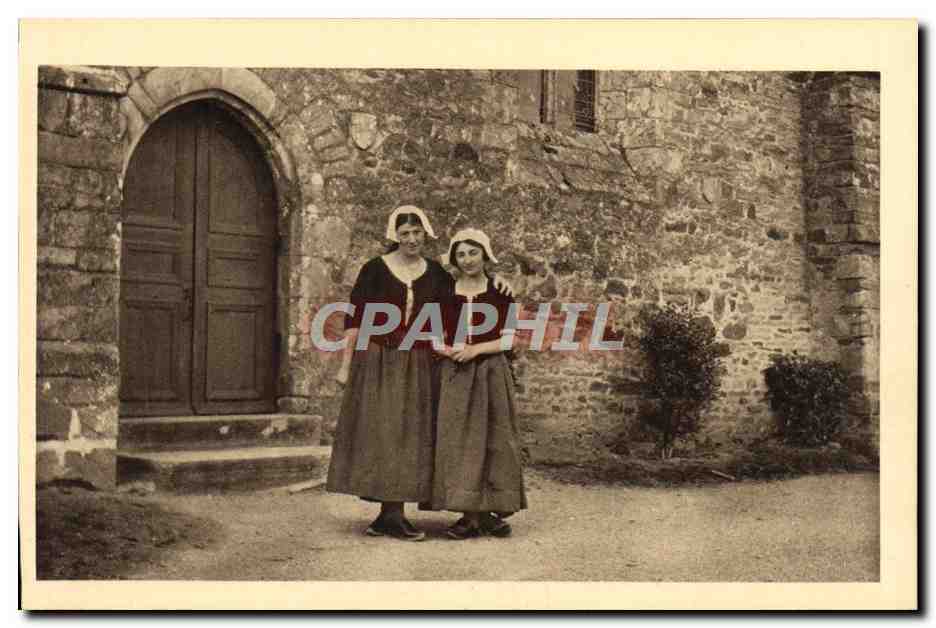 CPA Jeanne d'arc Jeanne Et Mengette Pres De l'Eglise