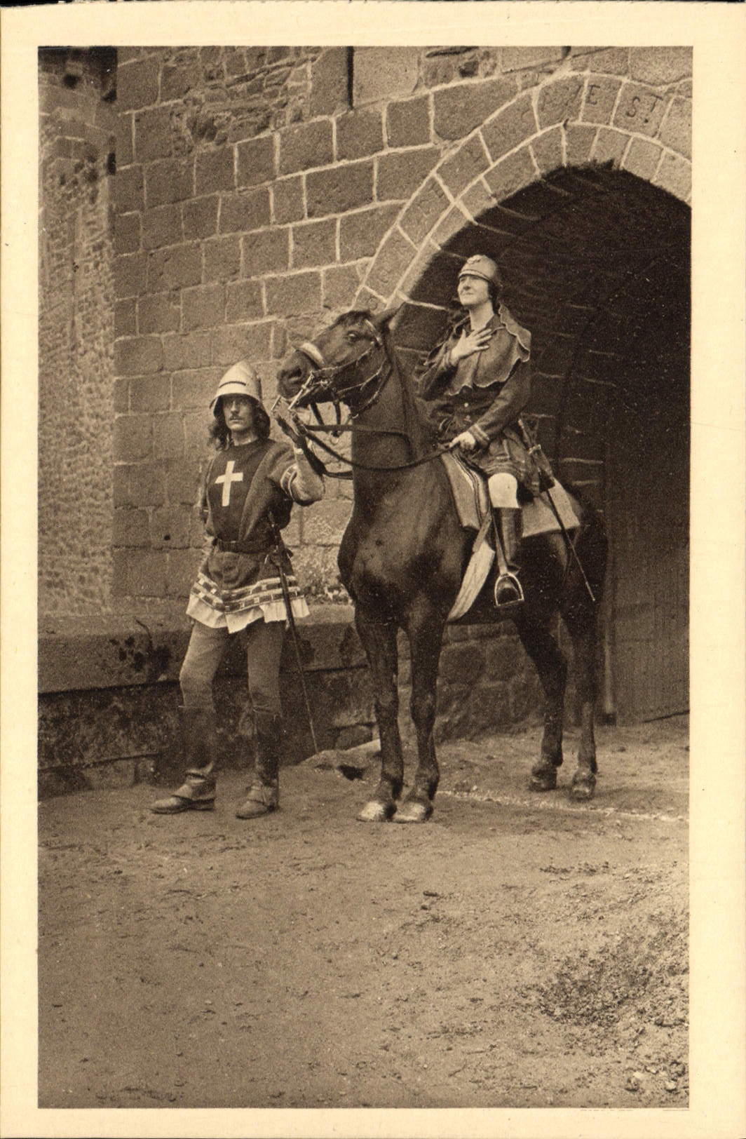 CPA Jeanne d'arc Jeanne A La Porte De France A Vaucouleurs