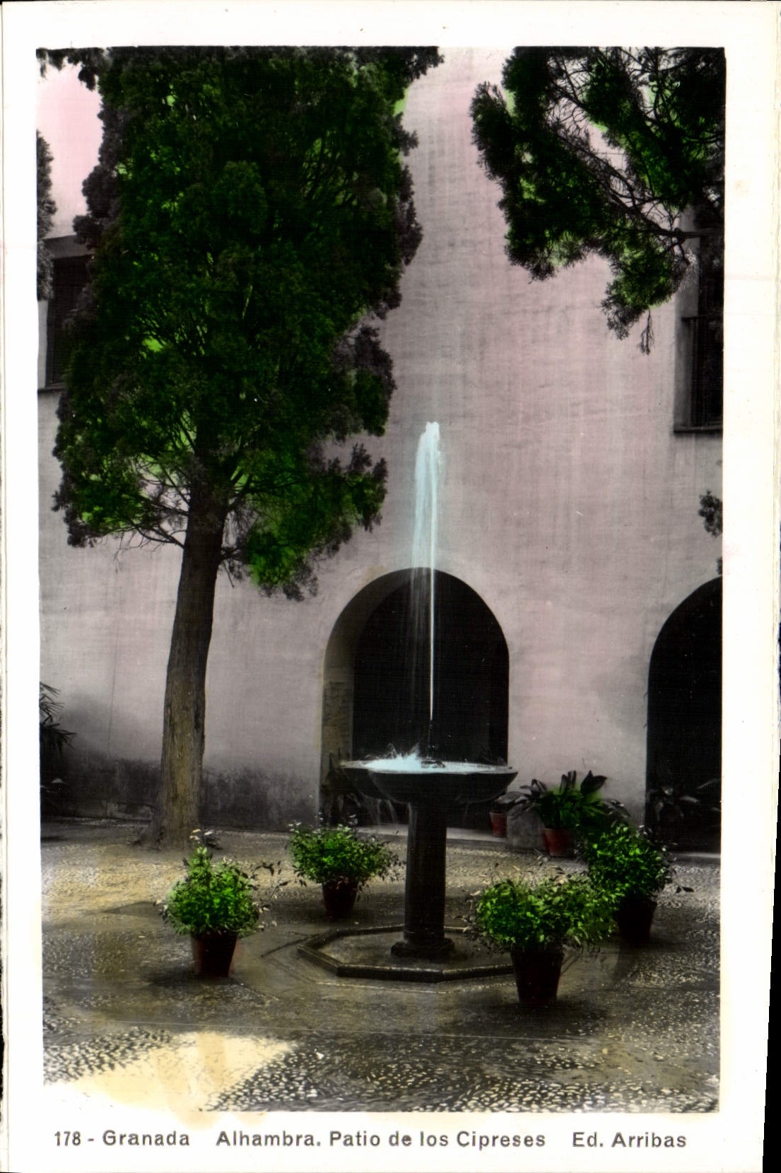 Alhambra, Patio de los Cipreses — Granada — Ed. Arribas n° 178