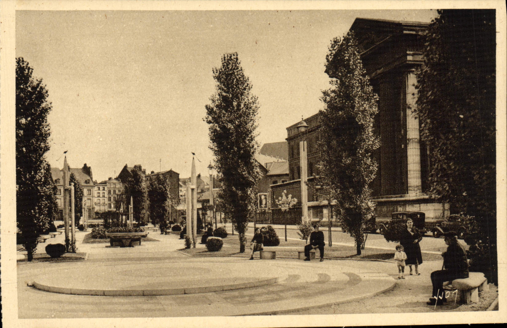 CPA Lille Avenue Du Peuple Belge