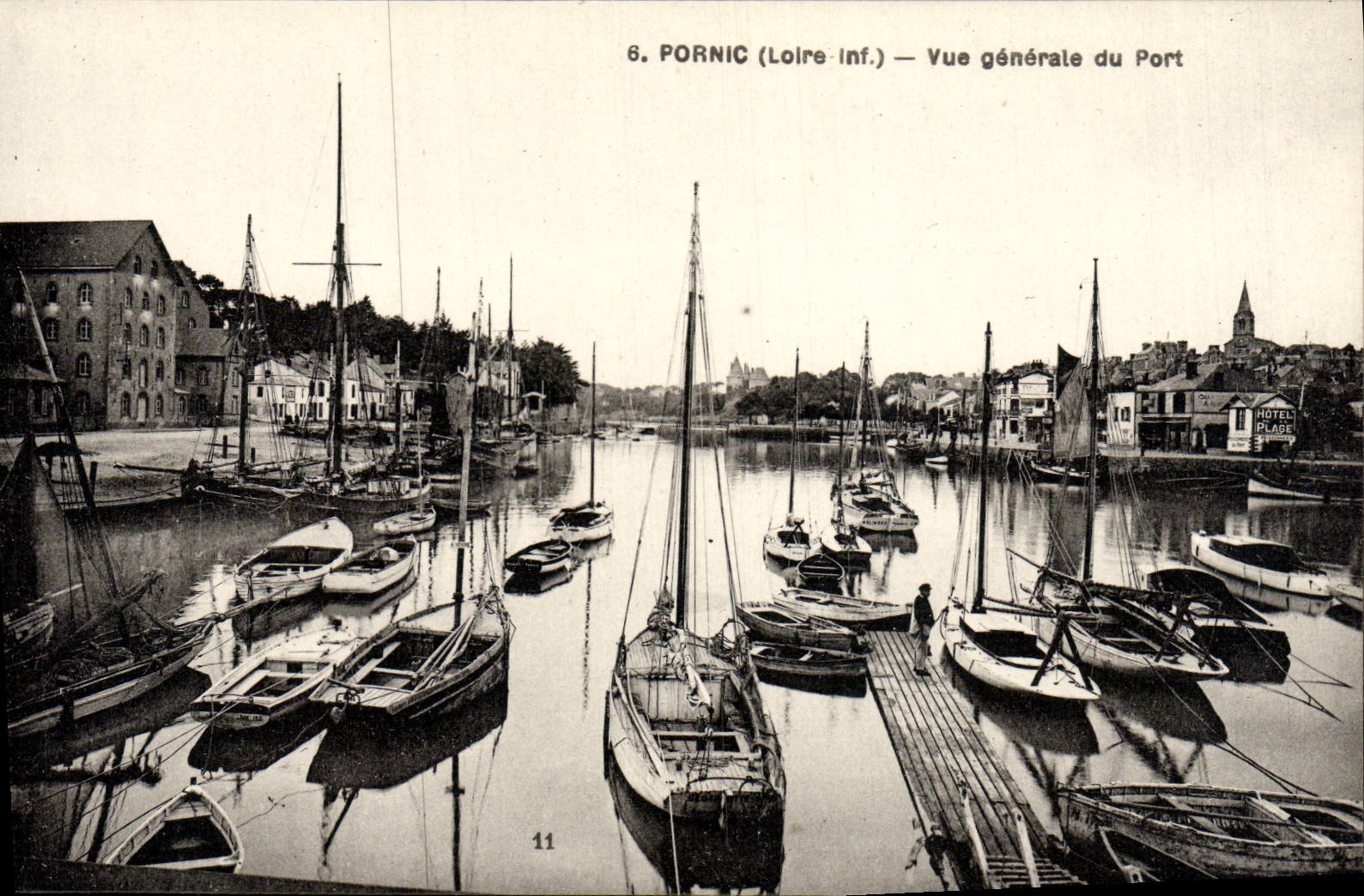 CPA Pornic Vue Generale Du Port Bateaux