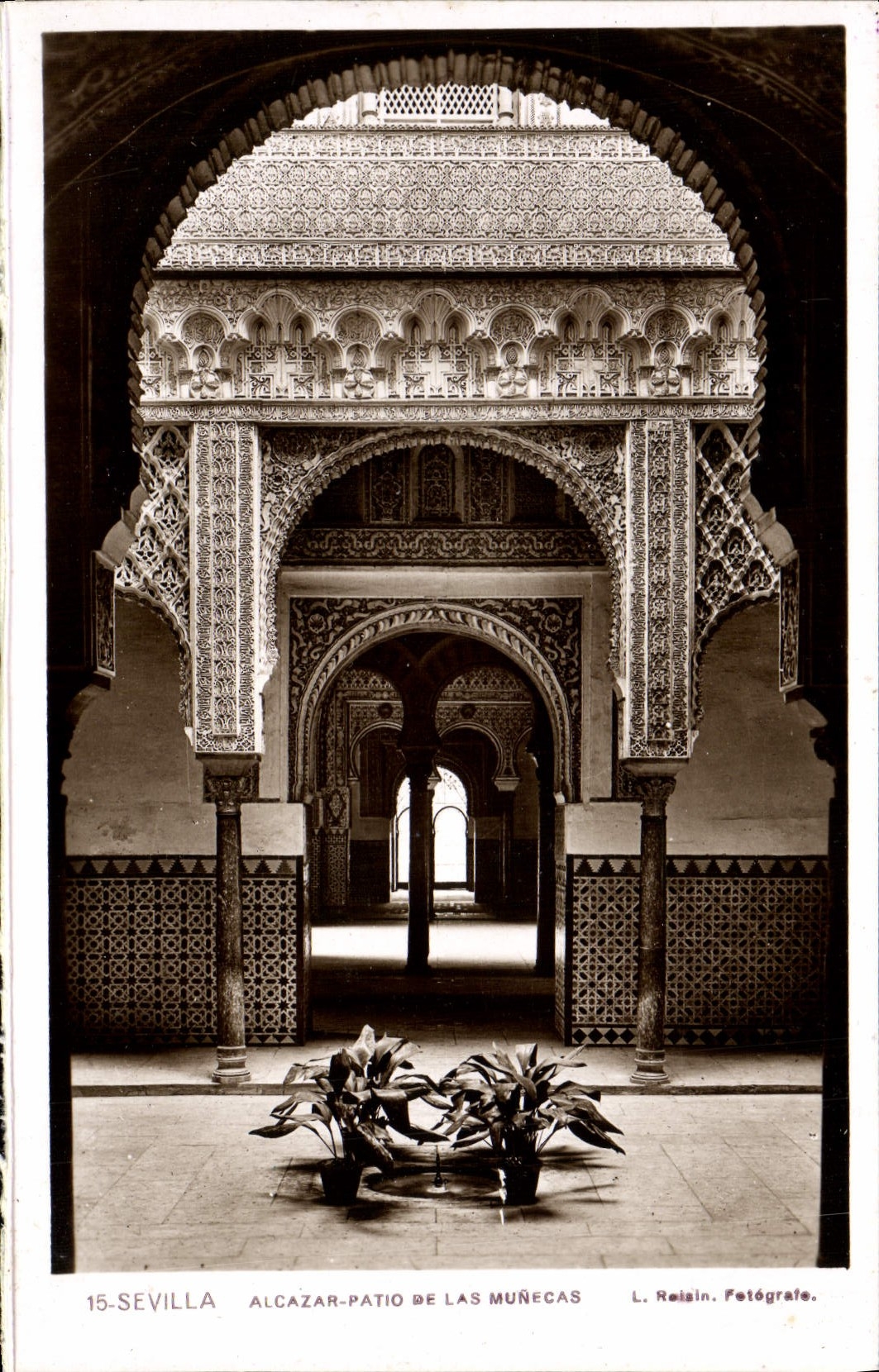 CPA Sevilla Alcazar Patio De La Munecas