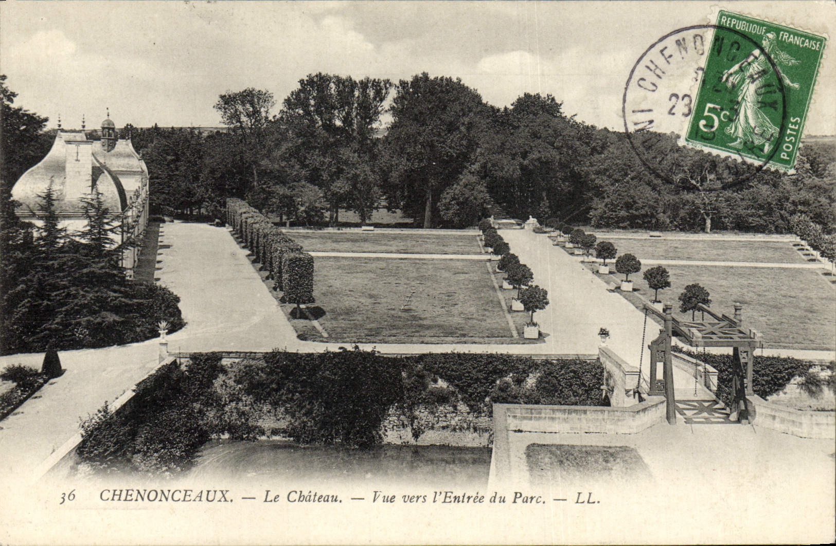 CPA Chenonceaux Le Chateau Vue Vers l'Entree du Parc