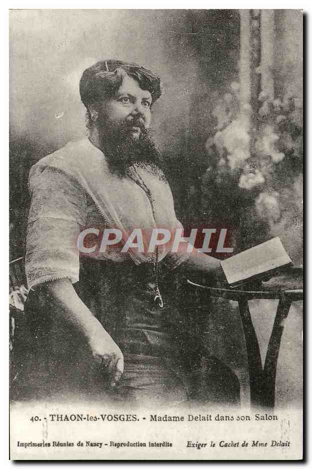 REPRO Thaon les Vosges Madame Delait Dans Son Salon Femme a barbe